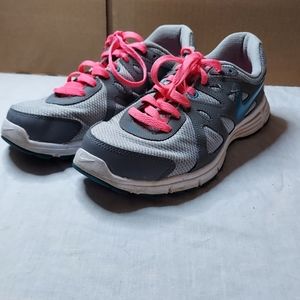 NIKE Revolution 2 MSL 554902-006 Grey Pink Blue Running Shoes Woman’s Size 9.5